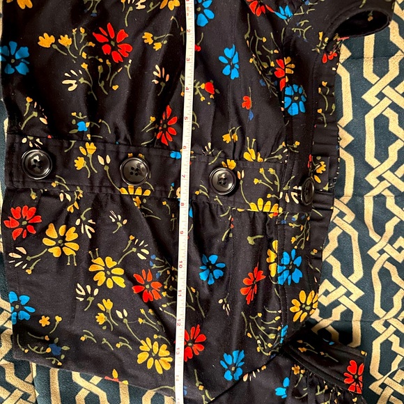 C/MEO COLLECTIVE floral puff long sleeve crop top with buttons - Picture 3 of 11